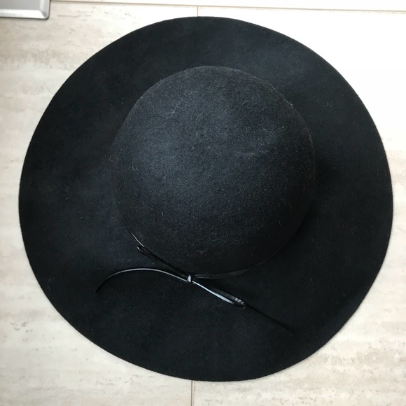 Forever 21 Accessories - black floppy hat